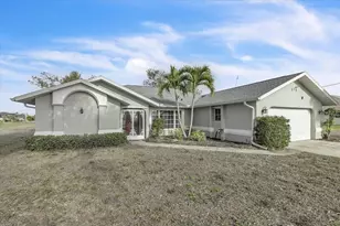 272 Broadmoor Ln, Rotonda West, FL 33947 - Photo 5