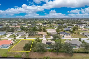 192 Broadmoor Ln, Rotonda West, FL 33947 - Photo 1