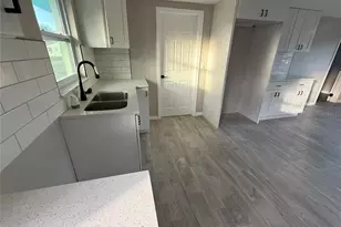 105 Sylvania Ave, Englewood, FL 34223 - Photo 5