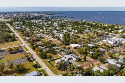 359 Gill Street, Punta Gorda, FL 33950 - Photo 5