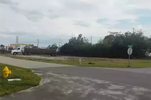 200 Hatcher Ave, Avon Park, FL 33825 - Photo 3