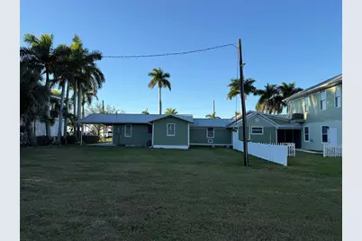 621 Or 625 W Retta Esplanade, Punta Gorda, FL 33950 - Photo 9