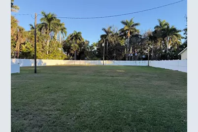 621 Or 625 W Retta Esplanade, Punta Gorda, FL 33950 - Photo 7