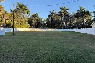 621 Or 625 W Retta Esplanade, Punta Gorda, FL 33950 - Photo 7