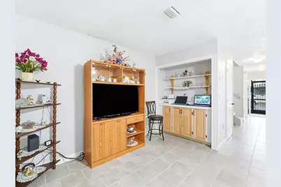 2000 Forrest Nelson Boulevard #C9, Port Charlotte, FL 33952 - Photo 5