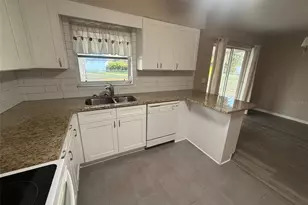 2868 N Salford Blvd, North Port, FL 34286 - Photo 3