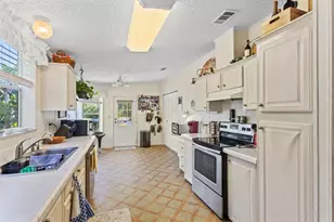 29414 Pine Villa Cir, Punta Gorda, FL 33982 - Photo 5