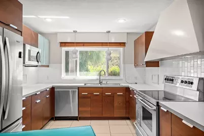 801 Pinellas Point Drive S, Saint Petersburg, FL 33705 - Photo 3