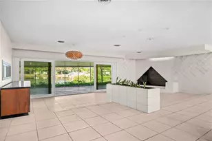 801 Pinellas Point Dr S, Saint Petersburg, FL 33705 - Photo 5