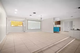 801 Pinellas Point Dr S, Saint Petersburg, FL 33705 - Photo 13