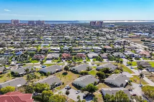 1518 SW Courtyards Ln, Cape Coral, FL 33914 - Photo 15