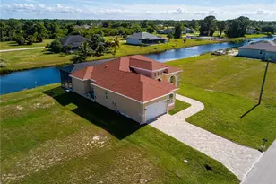 238 W Pine Valley Ln, Rotonda West, FL 33947 - Photo 35