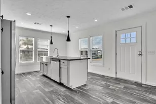 3162 Mercury Ln, North Fort Myers, FL 33903 - Photo 7