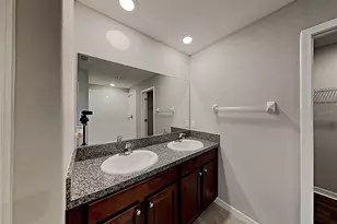 5125 White Chicory Dr, Ruskin, FL 33570 - Photo 9