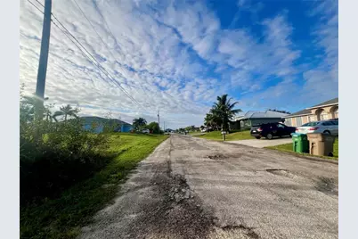 1229 NE 13th Place, Cape Coral, FL 33909 - Photo 5