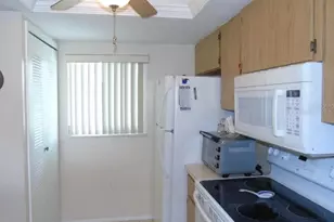 12538 SW Kingsway Cir, Lake Suzy, FL 34269 - Photo 3