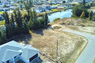 122 NE 9th St, Cape Coral, FL 33909 - Photo 1