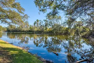 4900 Old Oakleaf Dr, Sarasota, FL 34233 - Photo 69