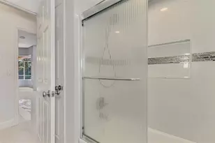 4900 Old Oakleaf Dr, Sarasota, FL 34233 - Photo 55