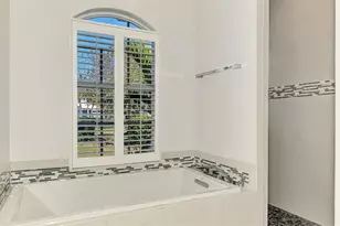 4900 Old Oakleaf Dr, Sarasota, FL 34233 - Photo 43