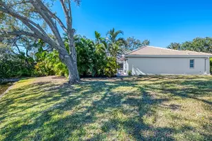 4900 Old Oakleaf Dr, Sarasota, FL 34233 - Photo 71