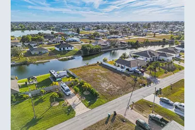 322 NE 20th Street, Cape Coral, FL 33909 - Photo 9