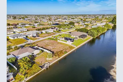 322 NE 20th Street, Cape Coral, FL 33909 - Photo 13