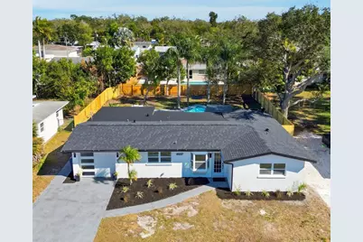 4637 Maceachen Boulevard, Sarasota, FL 34233 - Photo 3