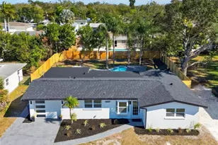 4637 Maceachen Blvd, Sarasota, FL 34233 - Photo 3