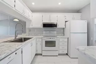 9270 Lake Park Dr, Fort Myers, FL 33919 - Photo 15