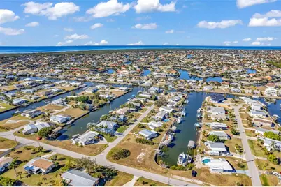 700 Hollyhill Court, Punta Gorda, FL 33950 - Photo 23