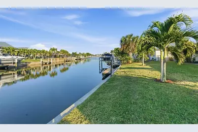 390 Capri Isles Court, Punta Gorda, FL 33950 - Photo 37