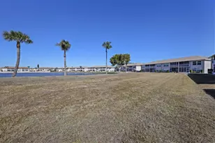 11644 SW Egret Cir, Lake Suzy, FL 34269 - Photo 35