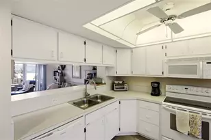 11644 SW Egret Cir, Lake Suzy, FL 34269 - Photo 15