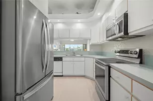 11644 SW Egret Cir, Lake Suzy, FL 34269 - Photo 9