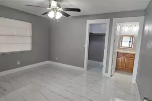 606 SE 13th Ct, Cape Coral, FL 33990 - Photo 3