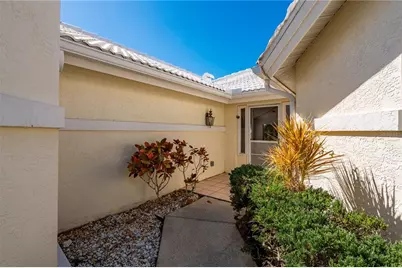 1029 Harbor Town Drive, Venice, FL 34292 - Photo 5