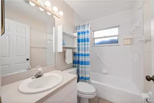 1029 Harbor Town Dr, Venice, FL 34292 - Photo 13