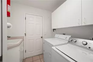 1029 Harbor Town Dr, Venice, FL 34292 - Photo 15