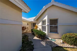 1029 Harbor Town Dr, Venice, FL 34292 - Photo 3