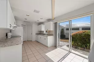 1029 Harbor Town Dr, Venice, FL 34292 - Photo 11