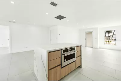 2031 SE 25th Lane, Cape Coral, FL 33904 - Photo 9