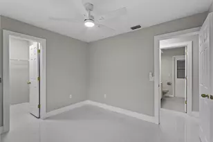 18662 Arapahoe Cir, Port Charlotte, FL 33948 - Photo 13