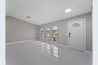 18662 Arapahoe Circle, Port Charlotte, FL 33948 - Photo 11