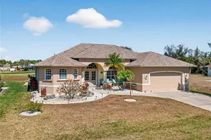 33 Long Meadow Pl, Rotonda West, FL 33947 - Photo 1