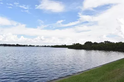 220 Pompano Drive SE #H, Saint Petersburg, FL 33705 - Photo 11