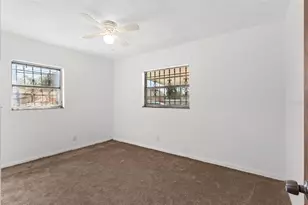 815 Papaya Dr, Tampa, FL 33619 - Photo 21