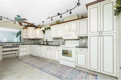 11409 SW Courtney Drive, Lake Suzy, FL 34269 - Photo 7