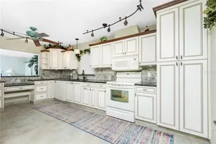 11409 SW Courtney Dr, Lake Suzy, FL 34269 - Photo 7