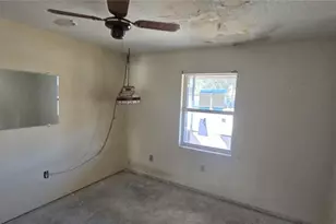 2094 Carpetgreen St, Port Charlotte, FL 33948 - Photo 5